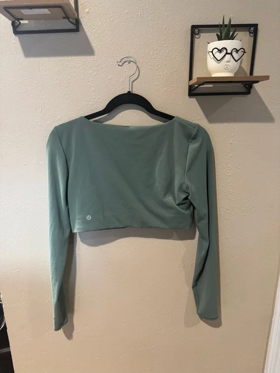 lululemon athletica Long Sleeve V-Neck Crop Top - Sage - Picture 3 of 3